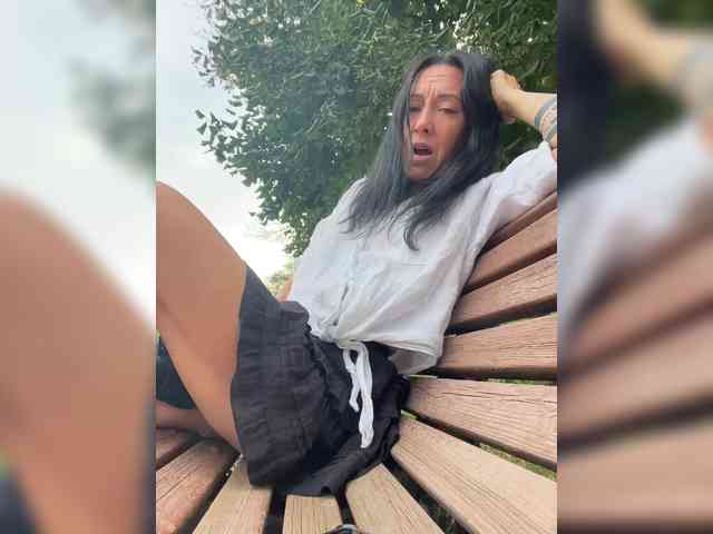 KarolinaMilf Sex Cam Show