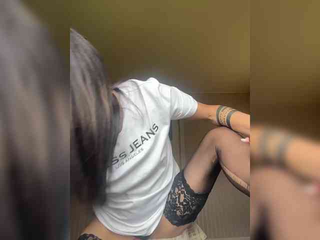 Karolina_Milf webcam