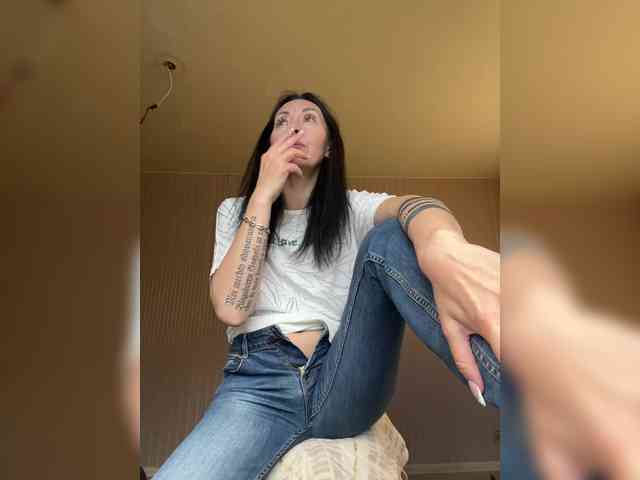 Karolina_Milf webcam