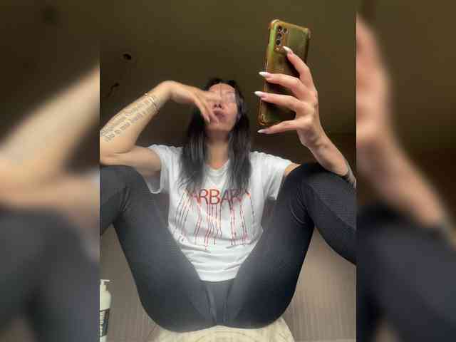 Karolina_Milf webcam