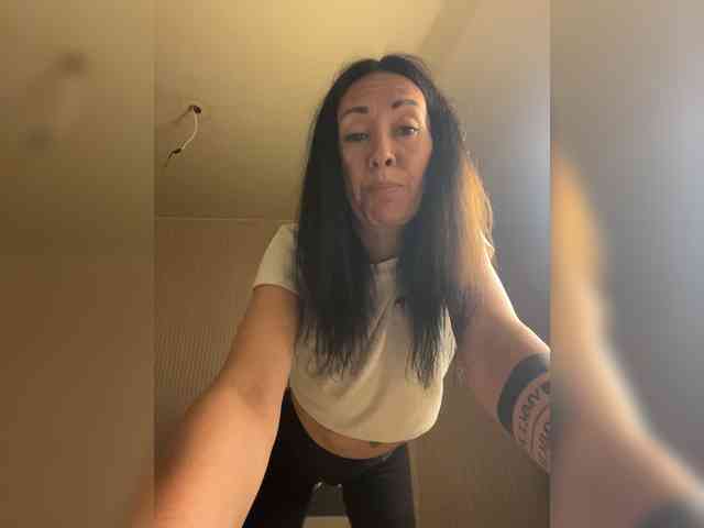 Karolina_Milf webcam