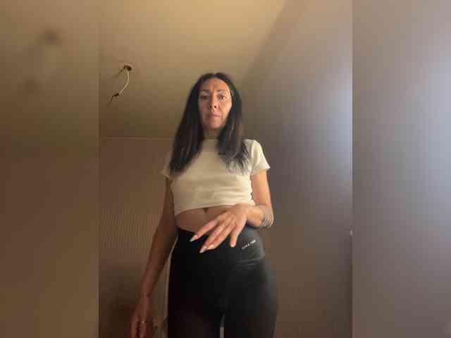 Karolina_Milf webcam