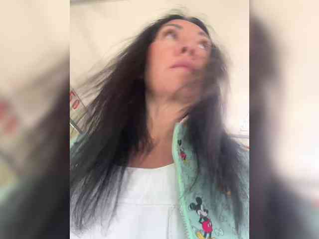 Karolina_Milf webcam