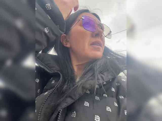 Karolina_Milf webcam