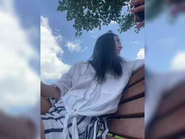 Karolina_Milf webcam