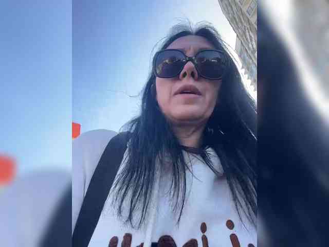 Karolina_Milf webcam