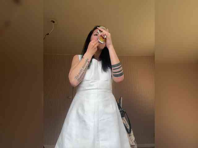 Karolina_Milf webcam