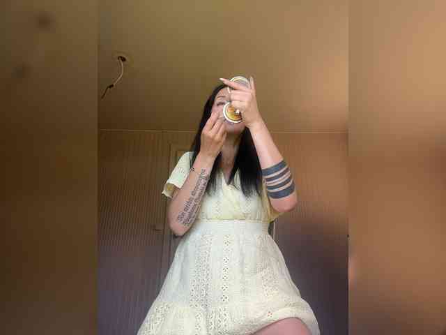 Karolina_Milf webcam