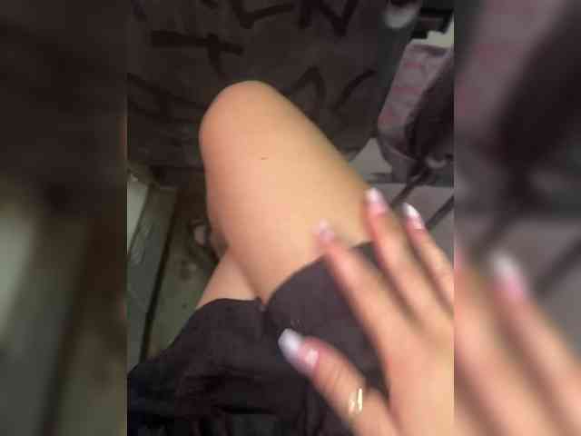 Karolina_Milf webcam