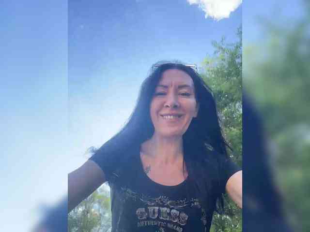 Karolina_Milf webcam