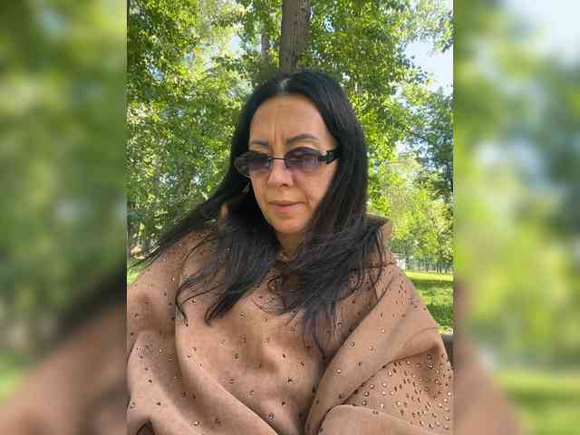 Karolina_Milf webcam