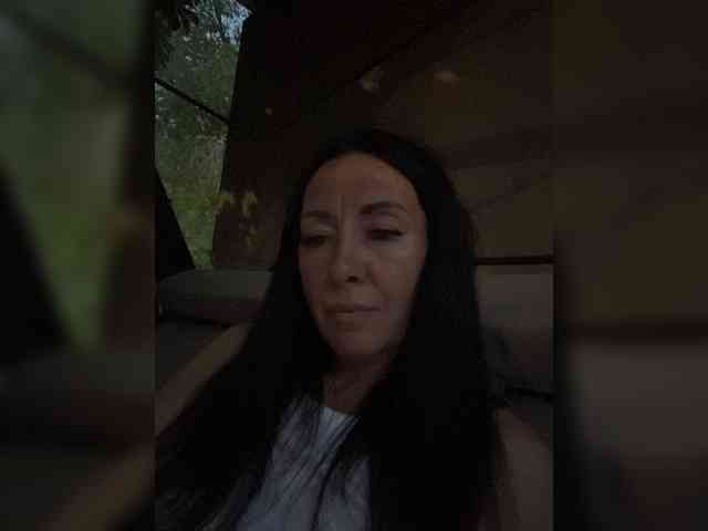 Karolina_Milf webcam