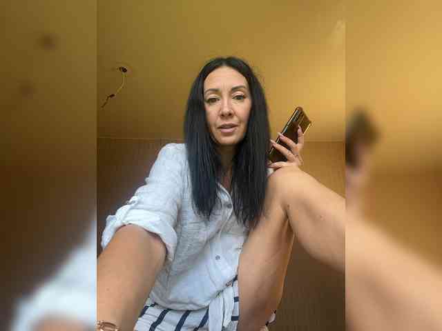 Karolina_Milf webcam