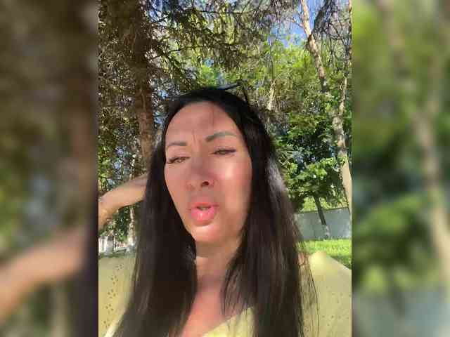 Karolina_Milf webcam