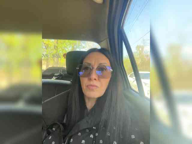 Karolina_Milf webcam