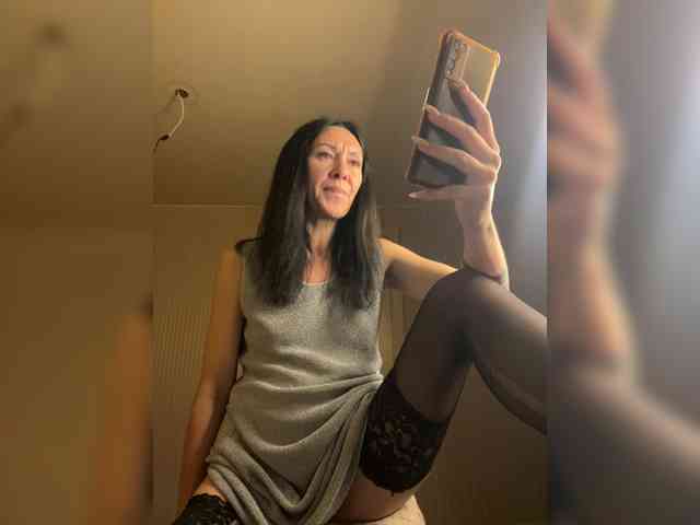 Karolina_Milf webcam