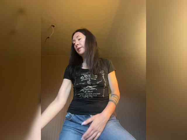Karolina_Milf webcam