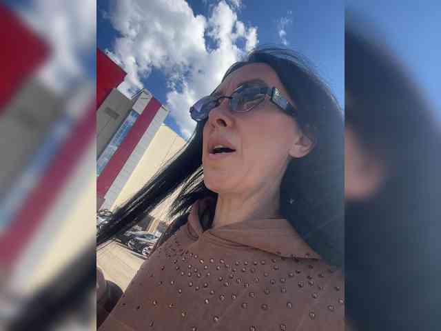 Karolina_Milf webcam