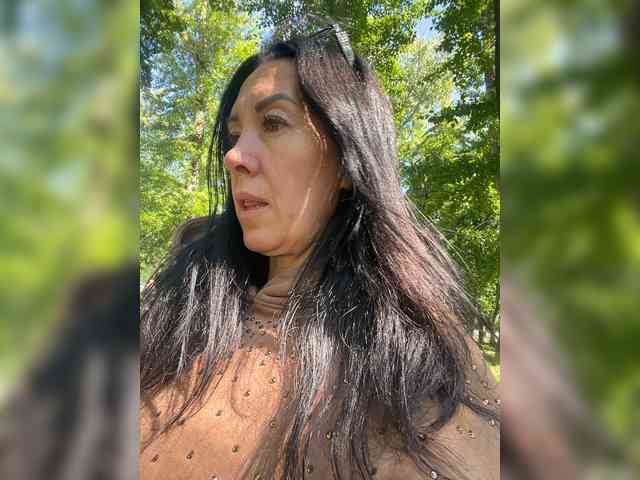 Karolina_Milf webcam