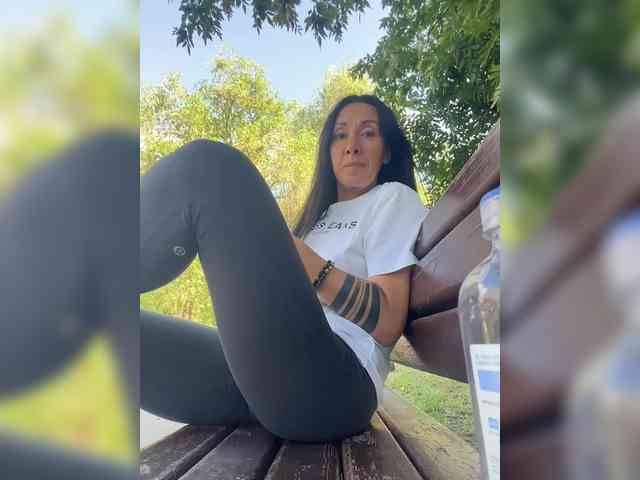 KarolinaMilf Live Webcam on BongaCams