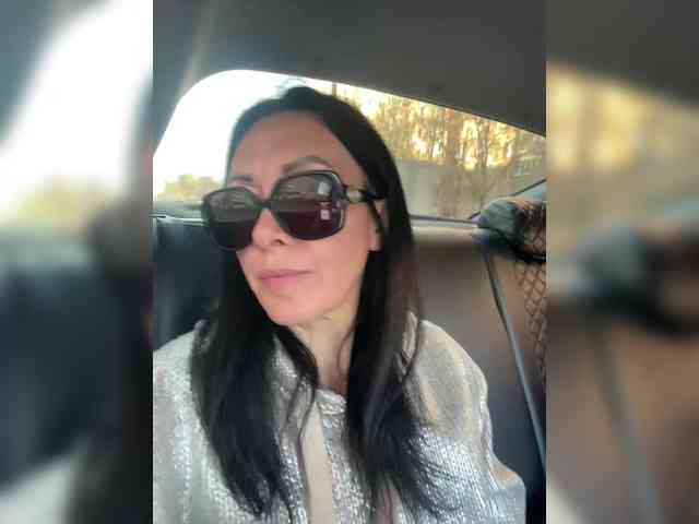 Karolina_Milf webcam