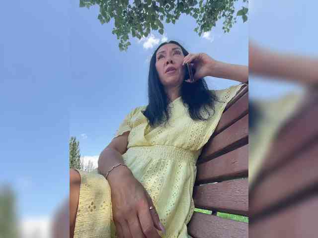 Karolina_Milf webcam