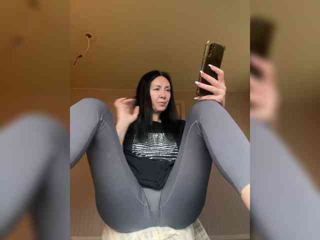 Karolina_Milf webcam