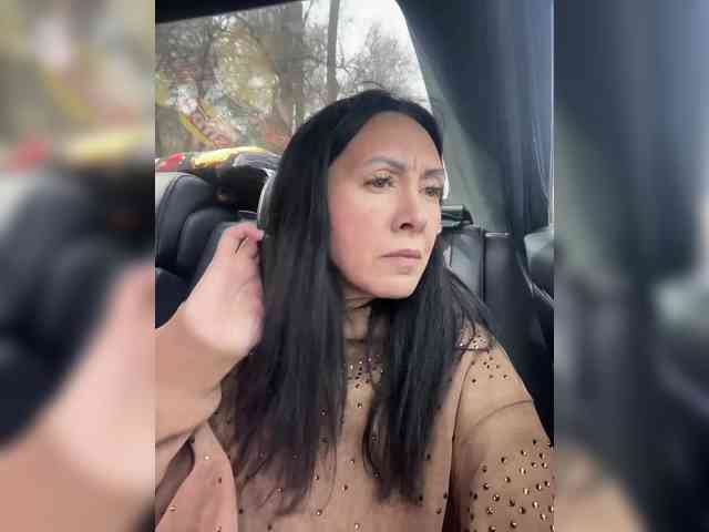 Karolina_Milf webcam