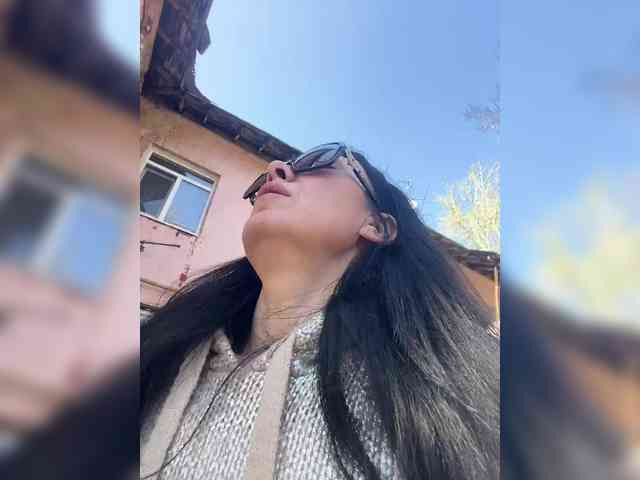 Karolina_Milf webcam