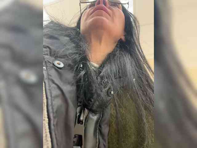 Karolina_Milf webcam