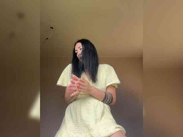 Karolina_Milf webcam