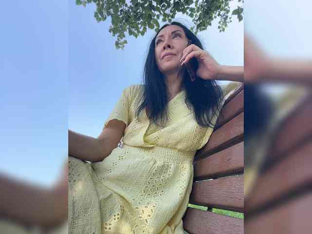 Karolina_Milf webcam