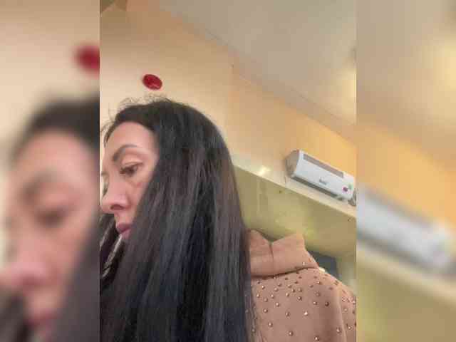 Karolina_Milf webcam
