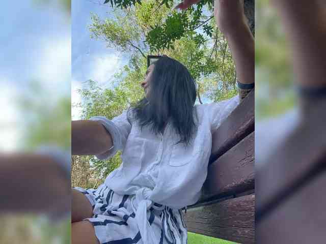 Karolina_Milf webcam