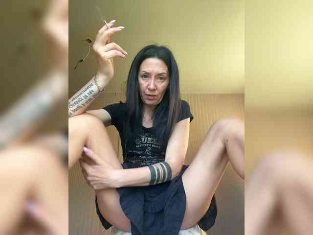 Karolina_Milf webcam