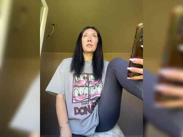 KarolinaMilf Live Webcam on BongaCams
