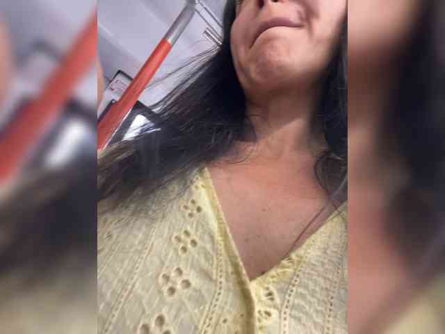Karolina_Milf webcam