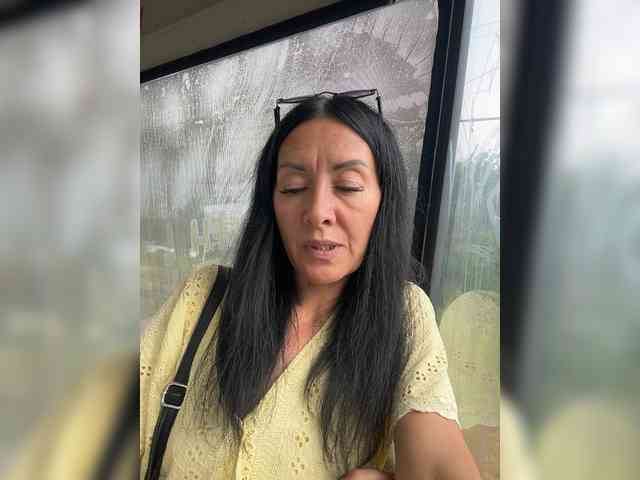 Karolina_Milf webcam