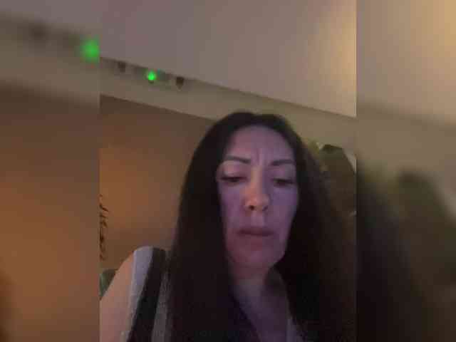 Karolina_Milf webcam