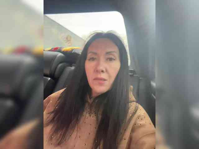 Karolina_Milf webcam