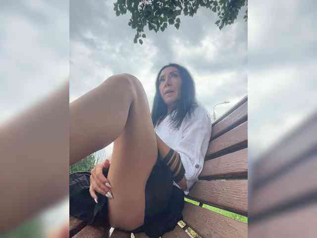 KarolinaMilf Live Webcam on BongaCams