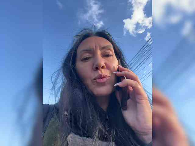 Karolina_Milf webcam