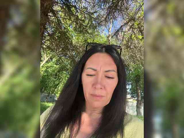 Karolina_Milf webcam