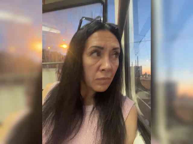 Karolina_Milf webcam