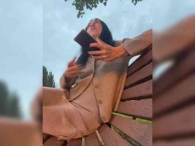 Truliuliusha's cam show statistics and live stream