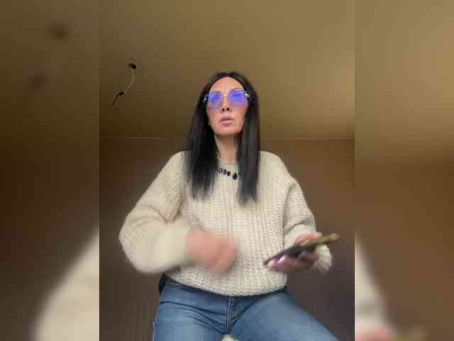 Karolina_Milf webcam