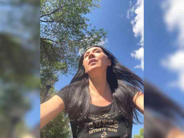 Karolina_Milf webcam
