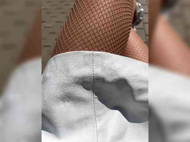 Karolina_Milf webcam