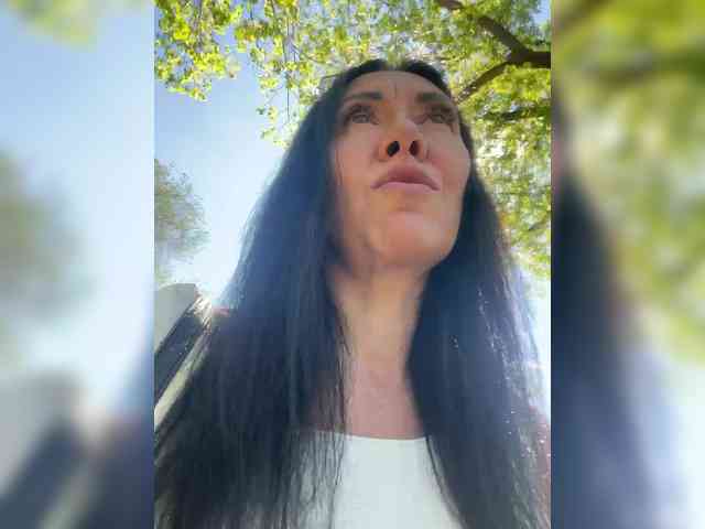 Karolina_Milf webcam