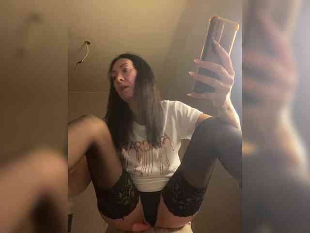 Karolina_Milf webcam